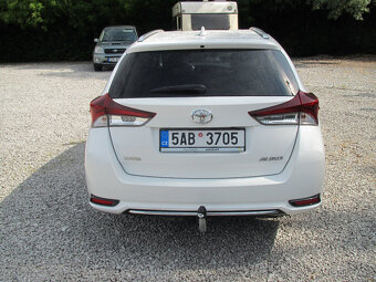 Toyota Auris 1.6 - 5