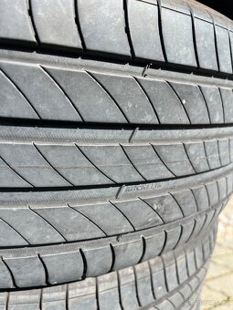 225/55R18 - 5