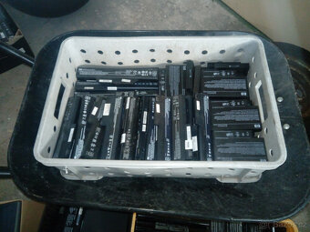 MIX notebookové baterie na repase nebo články 18650 - 5