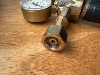 Redukční ventil castolin - 5