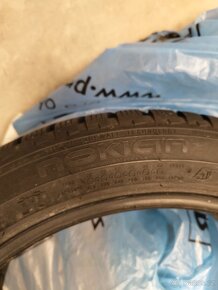 Prodám 4x zimní pneu Nokian 225/45 r17 94H xl - 5