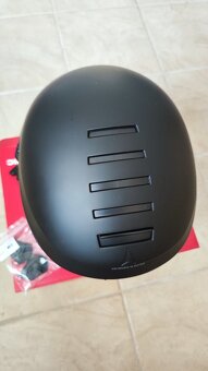 Lyžařská helma ATOMIC - 5