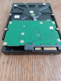 prodám 2ks pevný disk do PC orig.HP 1TB 7200rpm SATA3/6G HDD - 5