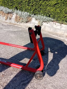 Montazni stojan má motocykl - 5