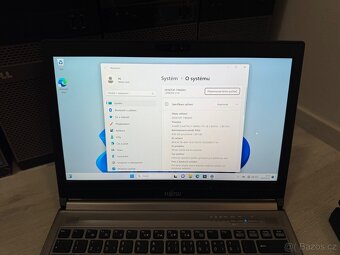Fujitsu LifeBook E736 – i7 | 8GB RAM | 256GB SSD | W11 - 5