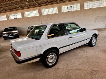 BMW E30 320i coupe klima/bez šíbru - 5