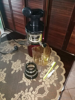 Odšťavnovač HUROM - 5