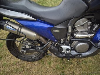 Silniční enduro Honda XL700VA TRNSALP LEOVINCE - 5