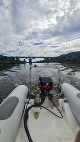 motorový člun VALIANT V-400 c motorem Mercury F25EL s vlekem - 5