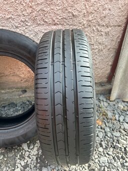 Přidám gumy 195/65/15. - 5