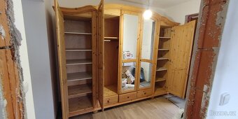 Velká dřevěná masivní skříň Jitona Arosa - 5