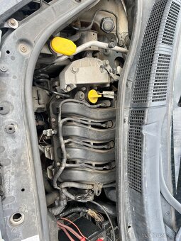 Renault Megane Scenic 1,6 benzín R.V.2004 - 5