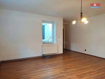 Pronájem bytu 1+1, 47 m², Slaný, ul. Komenského náměstí - 5