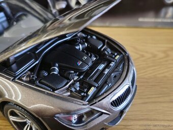 BMW M6 1:18 Kyosho - 5
