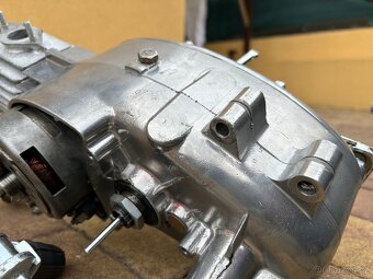 motor Jawa 550 - 5