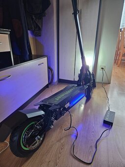 Elektrická koloběžka EcoWheel ER29 - 5