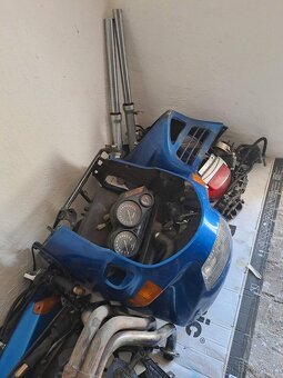 Prodám díly z Kawasaki ZX 600 DE r.v. 1992 - 5