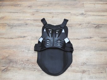 Chráničová vesta Nová - 5