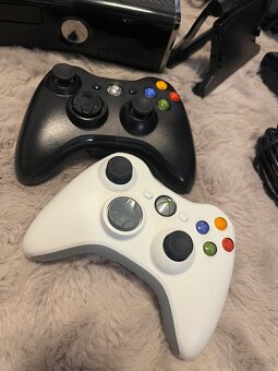 XBOX 360 + KINECT + 2 ovladače - 5