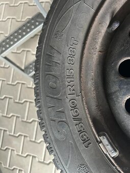 Zimní pneumatiky 195/60 R15 / disky 4108 6JX15H2 ET 52.5 - 5