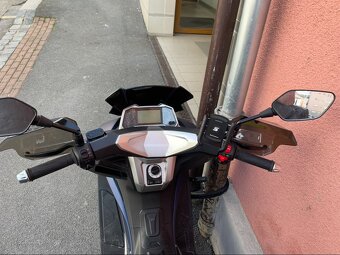 Skútr 125 - Motorro Longjia Easymax 125i - 5