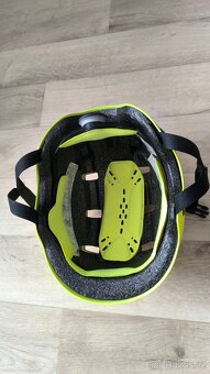 Dětská cyklistická přilba v dobrém stavu - 5