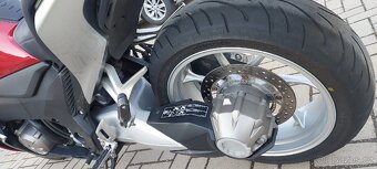 Honda VFR 1200 F - 5