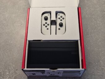 Nintendo Switch OLED (bílý model) - 5