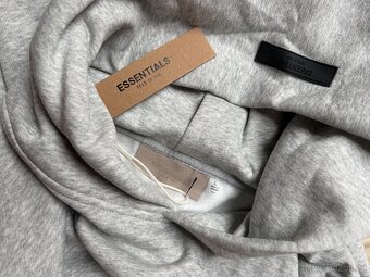 Essentials mikina velikosti L - 5