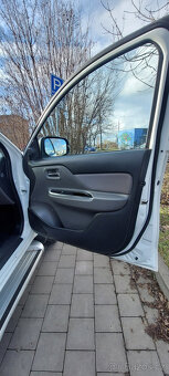 Mitsubishi L200 2,5 L - 5