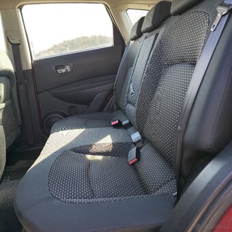 Nissan Qashqai 1.6i 84Kw PANOR./TAŽNÉ/BEZKLÍČ. - 5