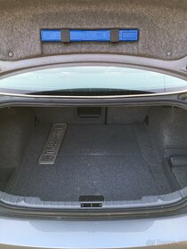 Rozprodam BMW E90 318D 105KW LCI r.v. 2009 - 5