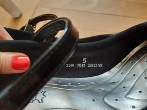 Nové lakové lodičky s páskem Baťa Insole 38 - 5