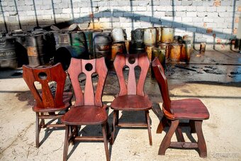 Masivní stůl a 4 židle po renovaci - 5