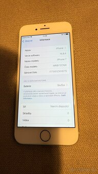 iPhone sbírka mobilů 1ks 6, 2ks 7 a 1ks 8 - 5