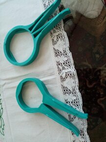 svícen, vázy, otvírák na sklenice atd. - 5