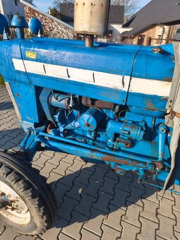 Traktor Ford 2000 39 HP - 5