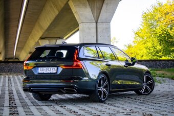 Volvo V60 B4 MildHybrid Momentum Pro AT8 - 5