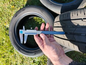 Prodám 4x pneu Hankook 205/55/16 - 5
