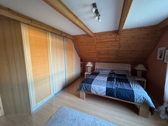 Vestavěná šatní skříň - do podkroví - 5