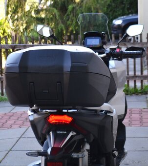 Prodám skútr Honda ADV-350, 134.900,-Kč - 5