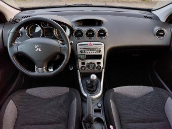 Peugeot 308 1.6 16v VTi 88kW / 2010 / STK 9/2026 - 5