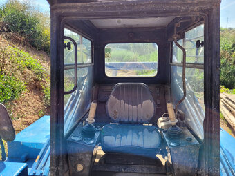 Smykový nakladač UNC 750 na prodej - 5