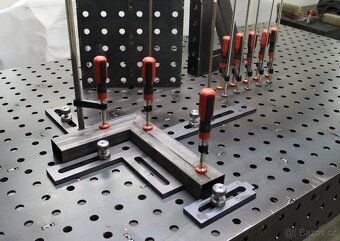 Svářecí svařovací stůl 1500x100mm - 5