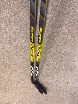 HOKEJKA CCM SUPERTACKS 9260 flex 65/29 - 5