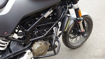 Husqvarna Svartpilen 125, technika Duke KTM - 5