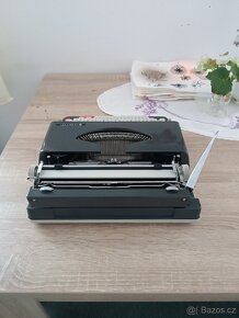 Prodám psací stroj Chevron 63. - 5