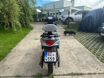 Elektroskútr Hecht Equis 90km/h výkon 7 kW, 72V 40Ah baterie - 5