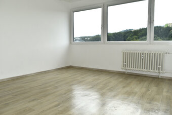 Náchod -  prodej bytu 3+1 se zasklenou lodžií - 5