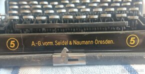 PSACÍ STROJ ZN. NAUMANN - typ ERIKA - 5